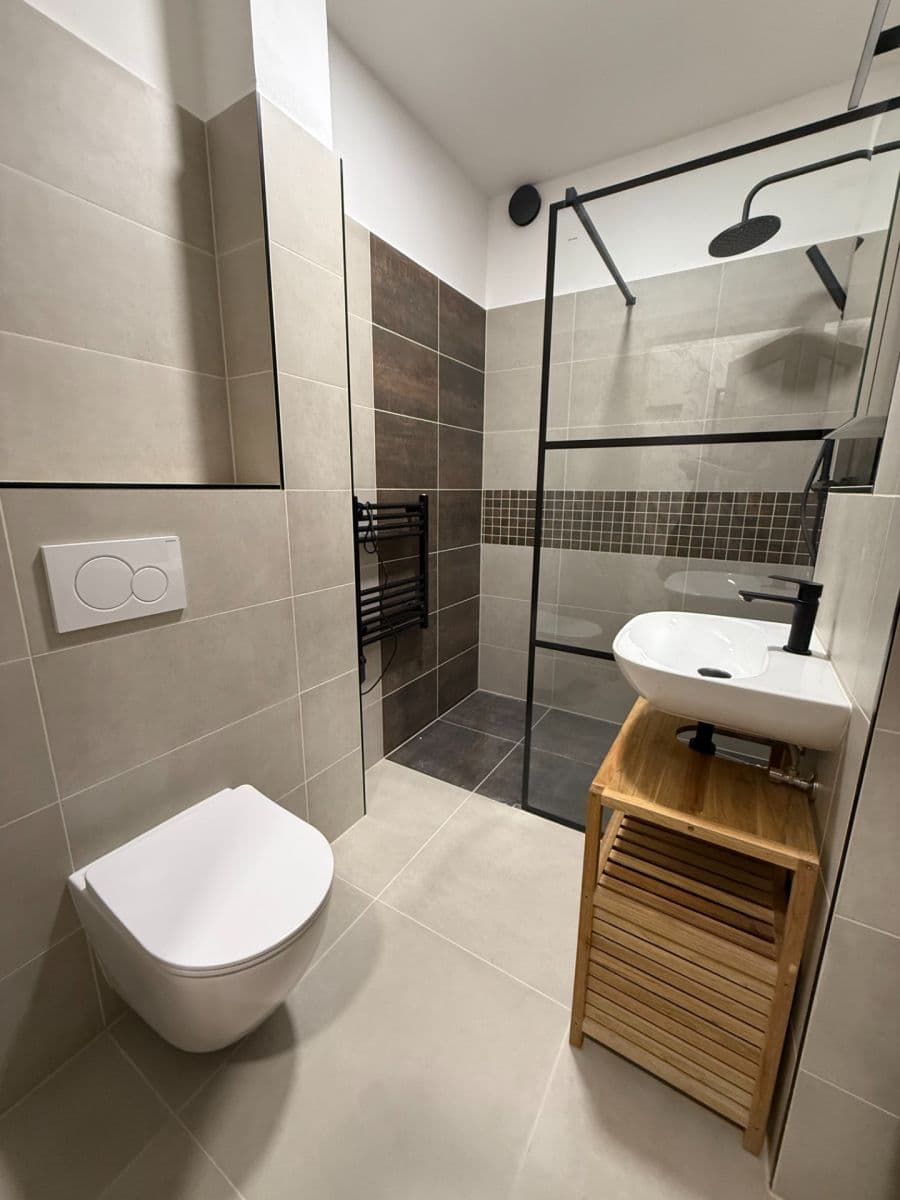 Prenájom bytu 1-izbový 31 m², Petra Rezka, Praha, Praha Prenájom bytu 1-izbový 31 m², Petra Rezka, Praha, Praha