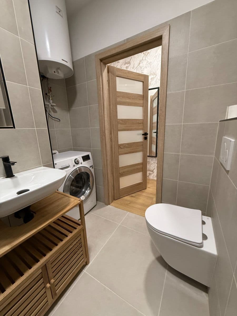 Prenájom bytu 1-izbový 31 m², Petra Rezka, Praha, Praha Prenájom bytu 1-izbový 31 m², Petra Rezka, Praha, Praha
