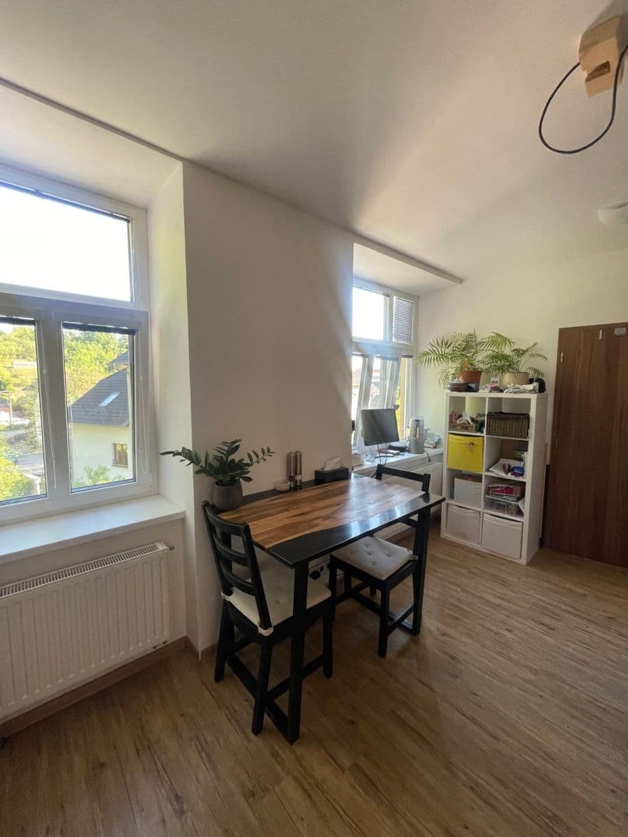 Prenájom bytu 1-izbový 34 m², Fibichova, Jihlava, Kraj Vysočina Prenájom bytu 1-izbový 34 m², Fibichova, Jihlava, Kraj Vysočina