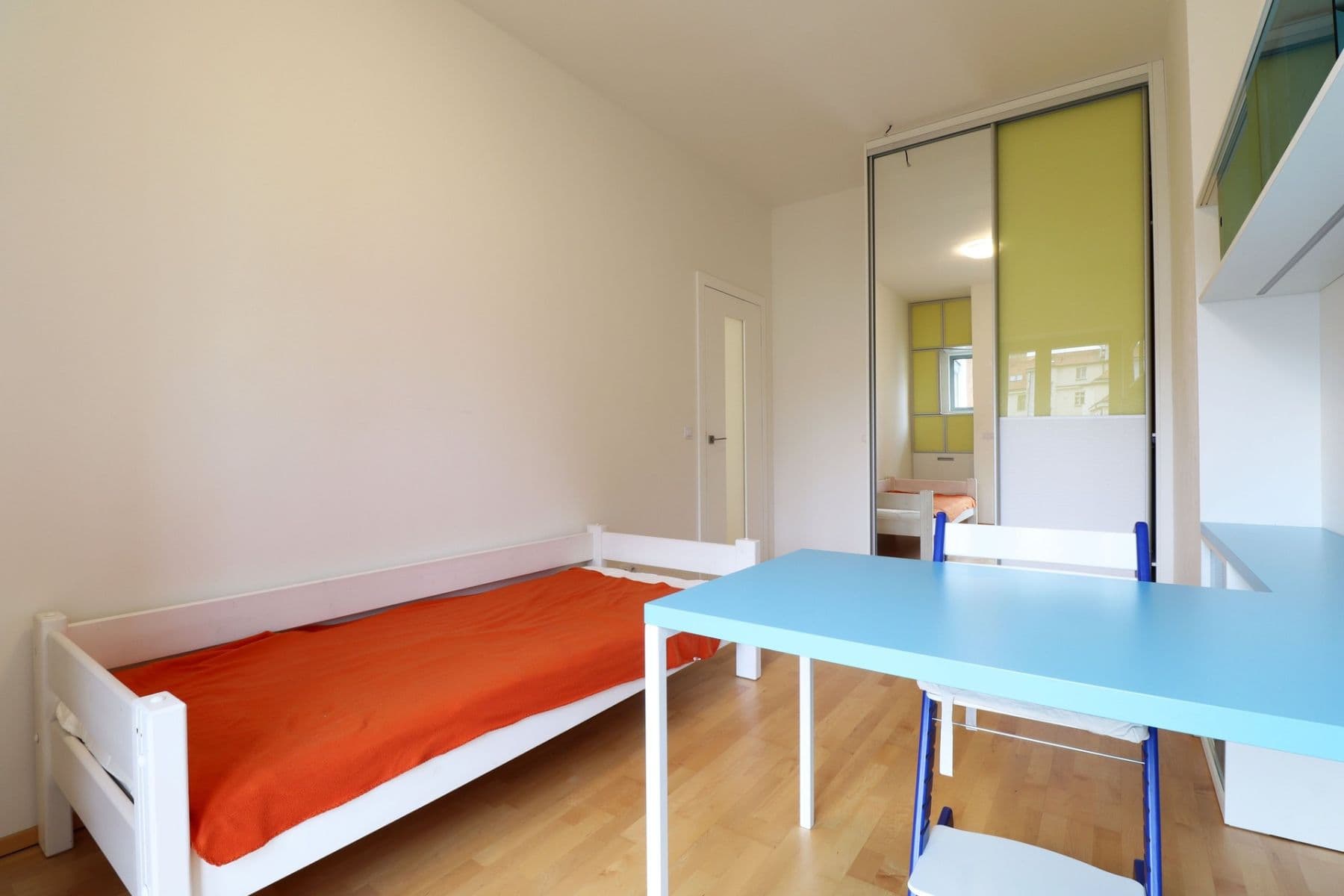 Prenájom bytu 4-izbový 123 m², Nikoly Tesly, Praha, Praha Prenájom bytu 4-izbový 123 m², Nikoly Tesly, Praha, Praha