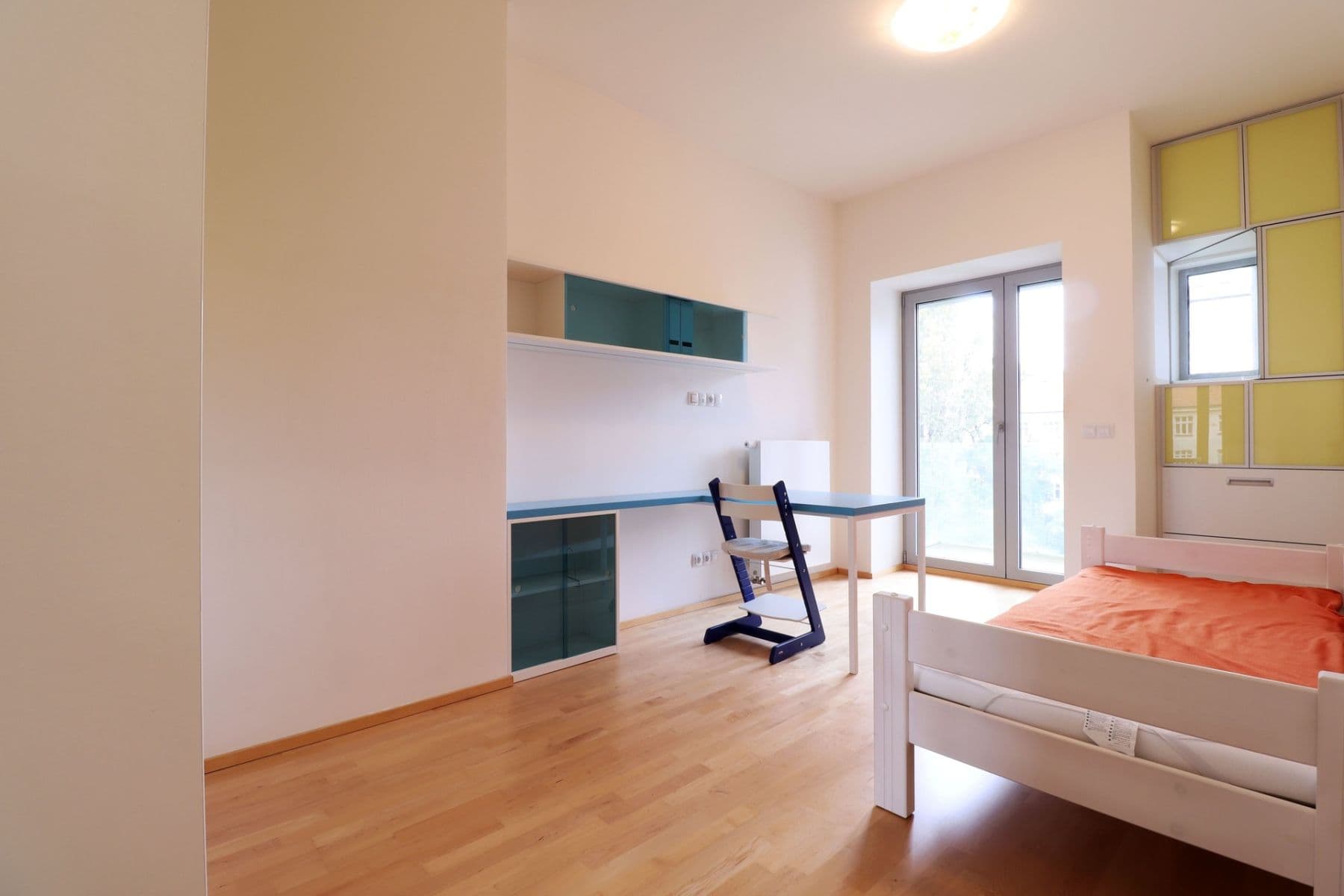 Prenájom bytu 4-izbový 123 m², Nikoly Tesly, Praha, Praha Prenájom bytu 4-izbový 123 m², Nikoly Tesly, Praha, Praha