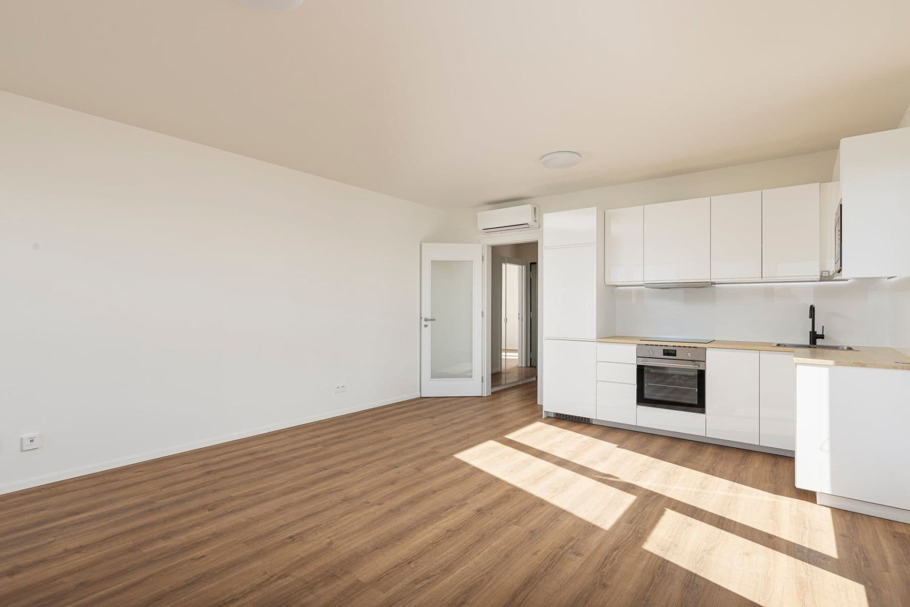 Prenájom bytu 2-izbový 53 m², Arnošta Valenty, Praha, Praha Prenájom bytu 2-izbový 53 m², Arnošta Valenty, Praha, Praha