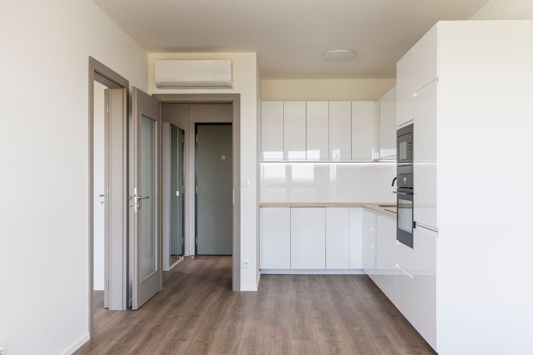 Prenájom bytu 2-izbový 50 m², Arnošta Valenty, Praha, Praha Prenájom bytu 2-izbový 50 m², Arnošta Valenty, Praha, Praha