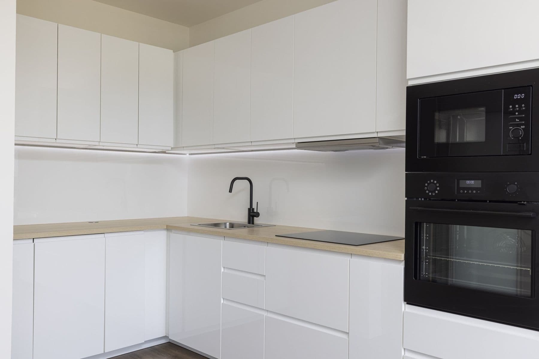 Prenájom bytu 2-izbový 50 m², Arnošta Valenty, Praha, Praha Prenájom bytu 2-izbový 50 m², Arnošta Valenty, Praha, Praha