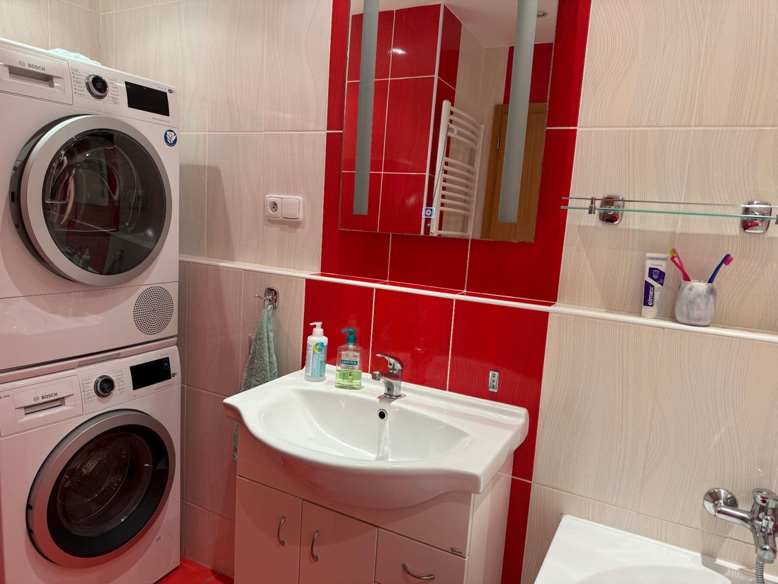 Predaj bytu 3-izbový 77 m², Láskova, Praha, Praha Predaj bytu 3-izbový 77 m², Láskova, Praha, Praha