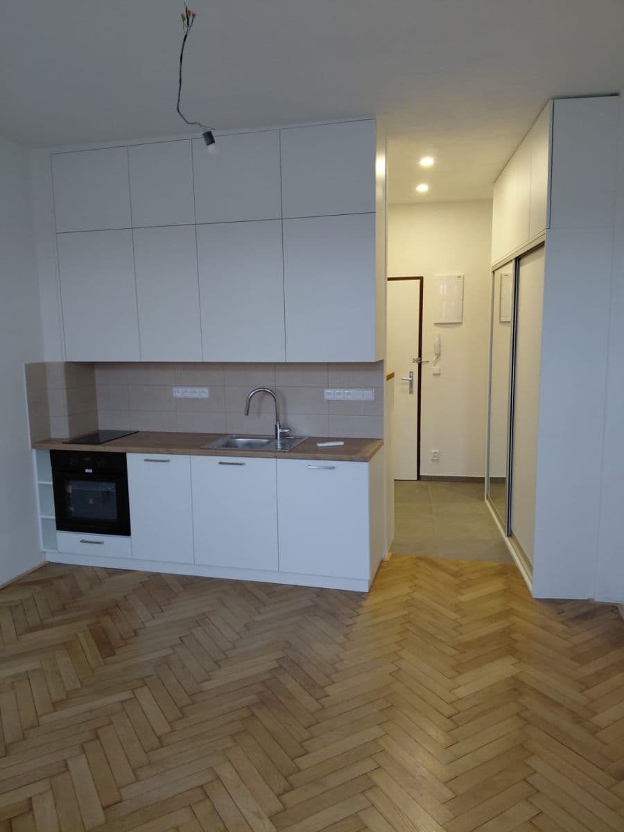 Prenájom bytu 1-izbový 24 m², Veletržní, Praha, Praha Prenájom bytu 1-izbový 24 m², Veletržní, Praha, Praha