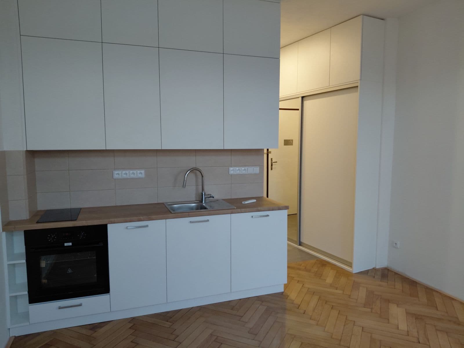 Prenájom bytu 1-izbový 24 m², Veletržní, Praha, Praha Prenájom bytu 1-izbový 24 m², Veletržní, Praha, Praha