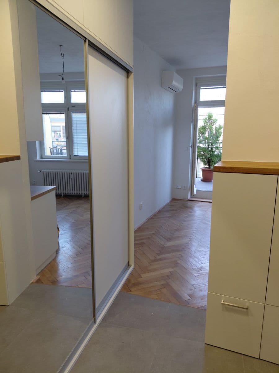 Prenájom bytu 1-izbový 24 m², Veletržní, Praha, Praha Prenájom bytu 1-izbový 24 m², Veletržní, Praha, Praha