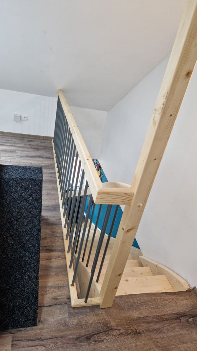 Predaj bytu 3-izbový 100 m², Šumavská, Karlovy Vary, Karlovarský kraj Predaj bytu 3-izbový 100 m², Šumavská, Karlovy Vary, Karlovarský kraj