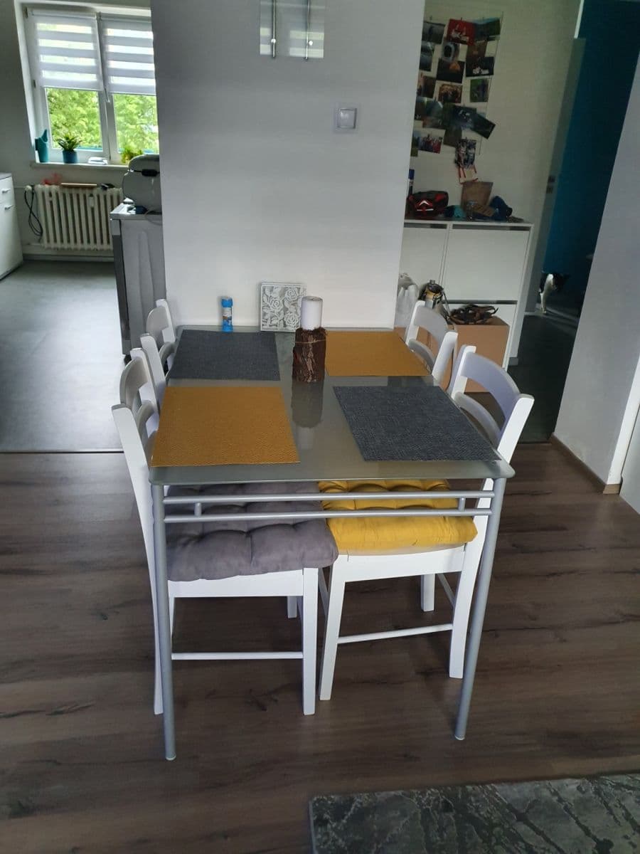 Predaj bytu 3-izbový 100 m², Šumavská, Karlovy Vary, Karlovarský kraj Predaj bytu 3-izbový 100 m², Šumavská, Karlovy Vary, Karlovarský kraj