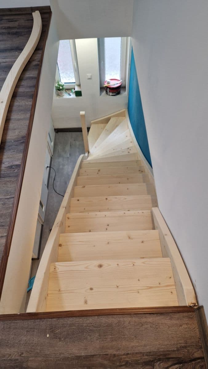 Predaj bytu 3-izbový 100 m², Šumavská, Karlovy Vary, Karlovarský kraj Predaj bytu 3-izbový 100 m², Šumavská, Karlovy Vary, Karlovarský kraj