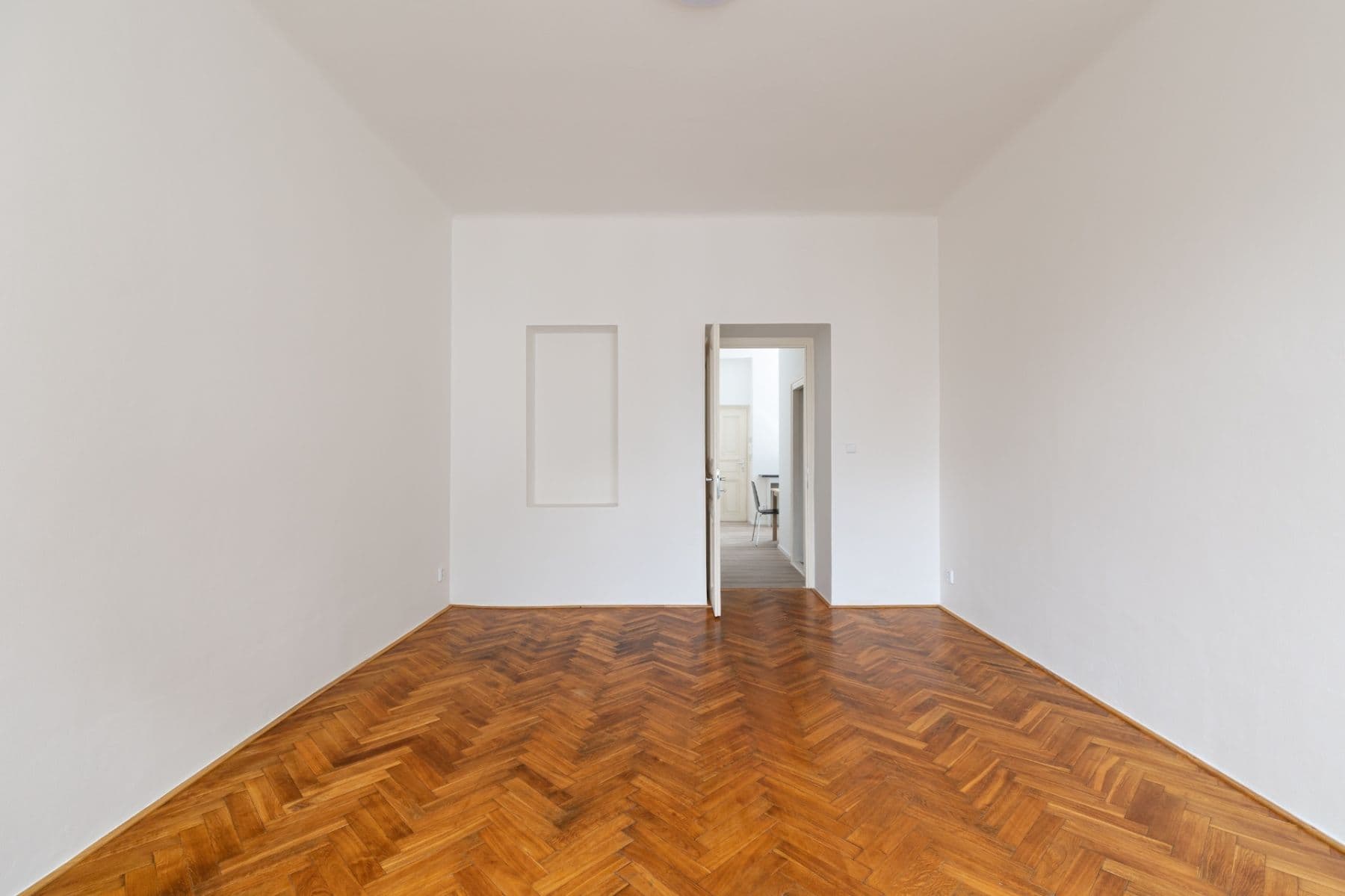Prenájom bytu 1-izbový 45 m², Kamenická, Praha, Praha Prenájom bytu 1-izbový 45 m², Kamenická, Praha, Praha