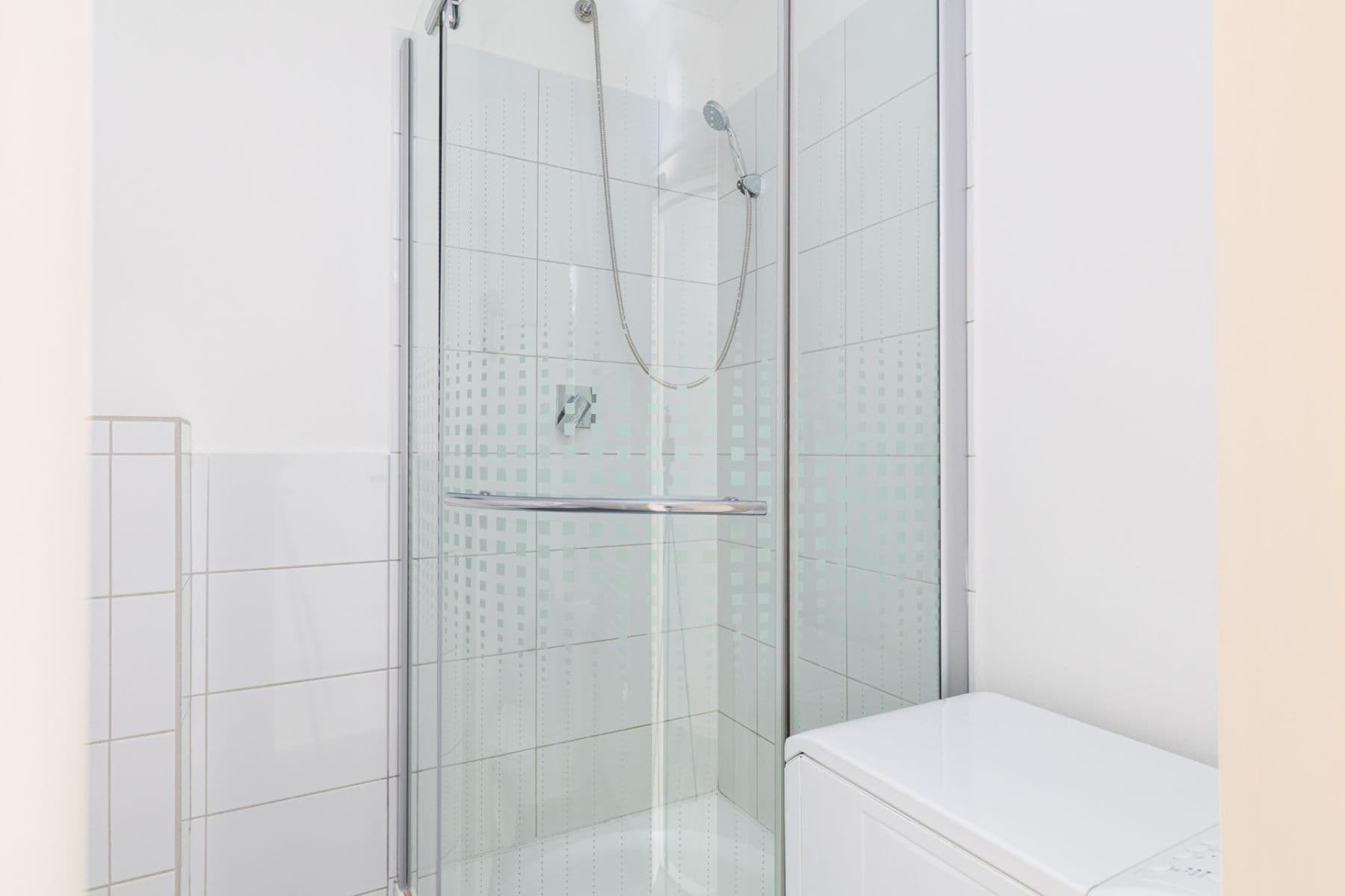Prenájom bytu 1-izbový 45 m², Kamenická, Praha, Praha Prenájom bytu 1-izbový 45 m², Kamenická, Praha, Praha
