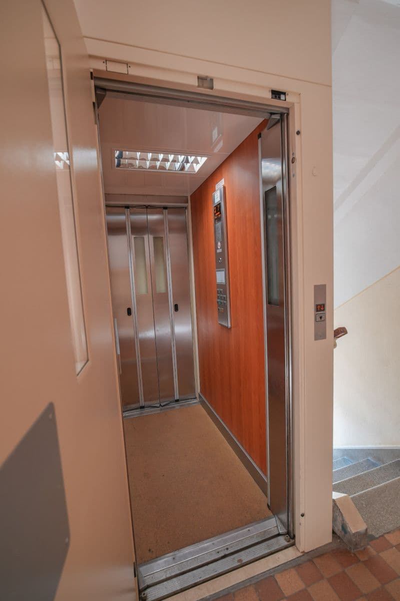Predaj bytu 3-izbový 60 m², Partyzánská, Plzeň, Plzeňský kraj Predaj bytu 3-izbový 60 m², Partyzánská, Plzeň, Plzeňský kraj