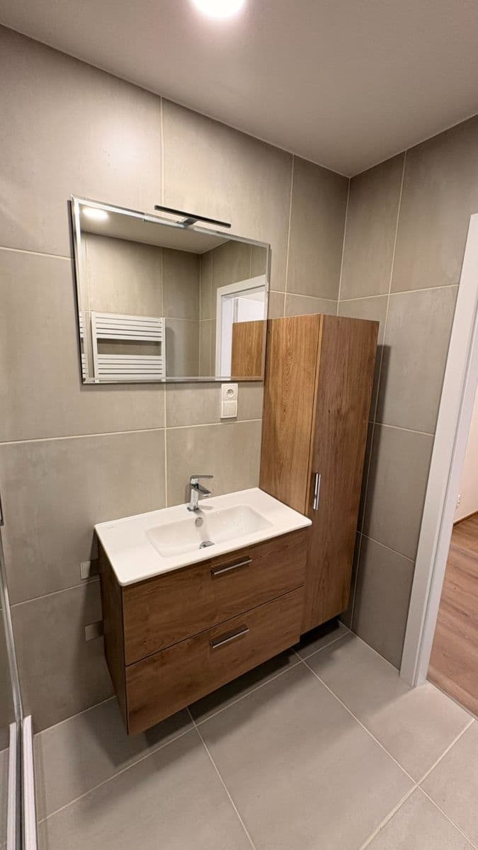 Prenájom bytu 2-izbový 48 m², Brdičkova, Praha, Praha Prenájom bytu 2-izbový 48 m², Brdičkova, Praha, Praha
