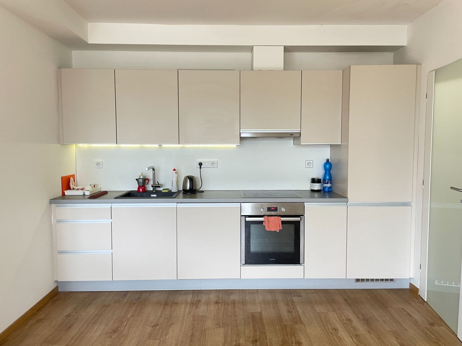 Prenájom bytu 1-izbový 48 m², Terronská, Praha, Praha Prenájom bytu 1-izbový 48 m², Terronská, Praha, Praha