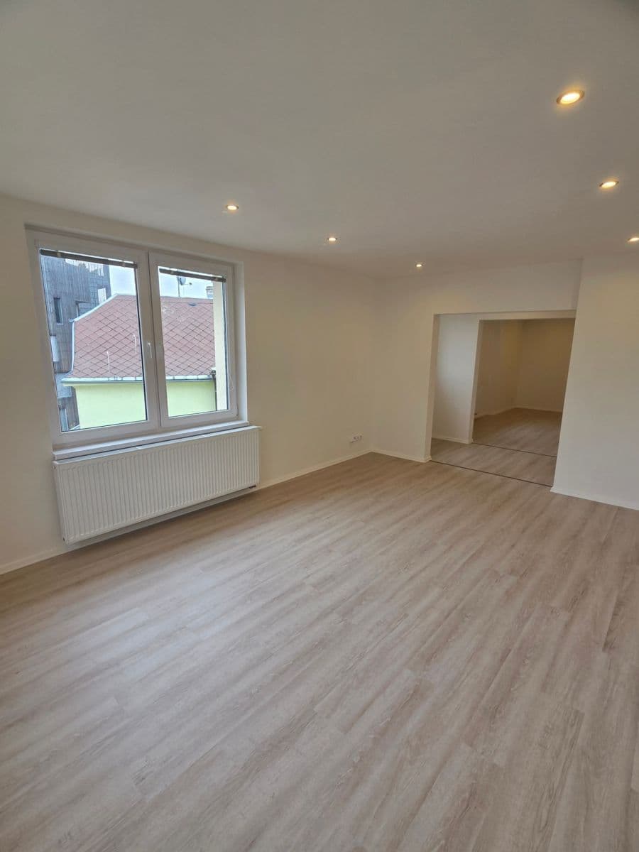 Prenájom bytu 4-izbový 107 m², Dalibora z Myšlína, Doksy, Liberecký kraj Prenájom bytu 4-izbový 107 m², Dalibora z Myšlína, Doksy, Liberecký kraj