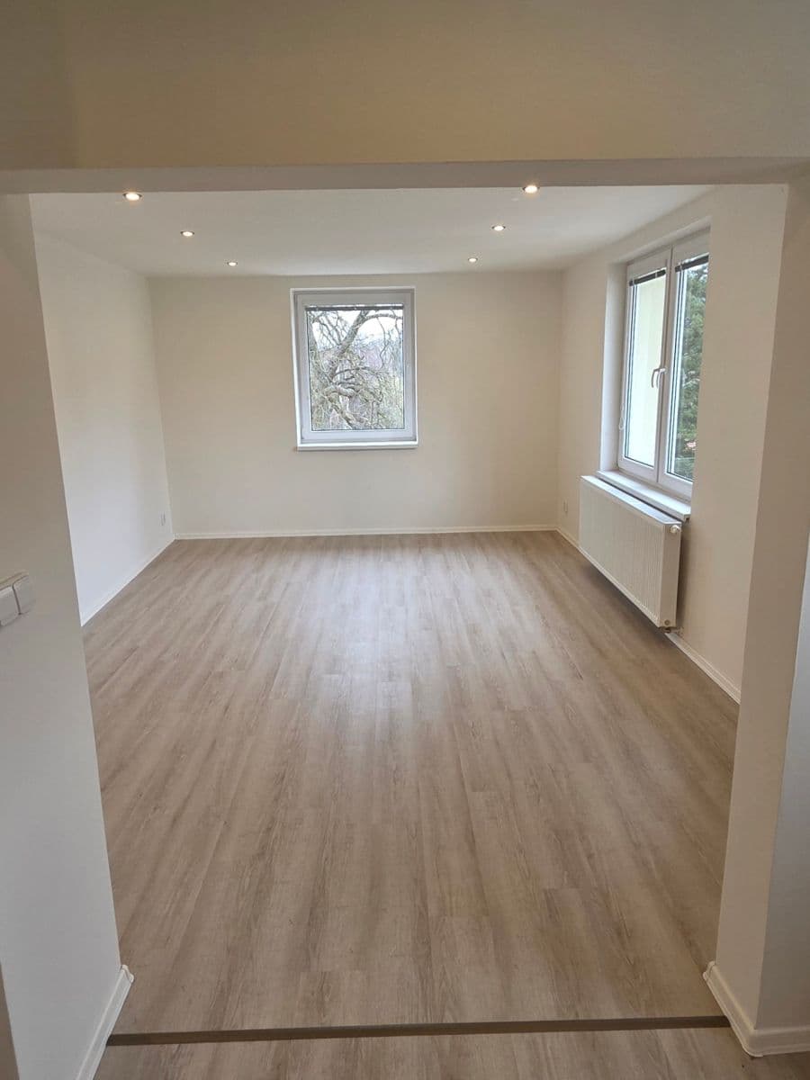 Prenájom bytu 4-izbový 107 m², Dalibora z Myšlína, Doksy, Liberecký kraj Prenájom bytu 4-izbový 107 m², Dalibora z Myšlína, Doksy, Liberecký kraj