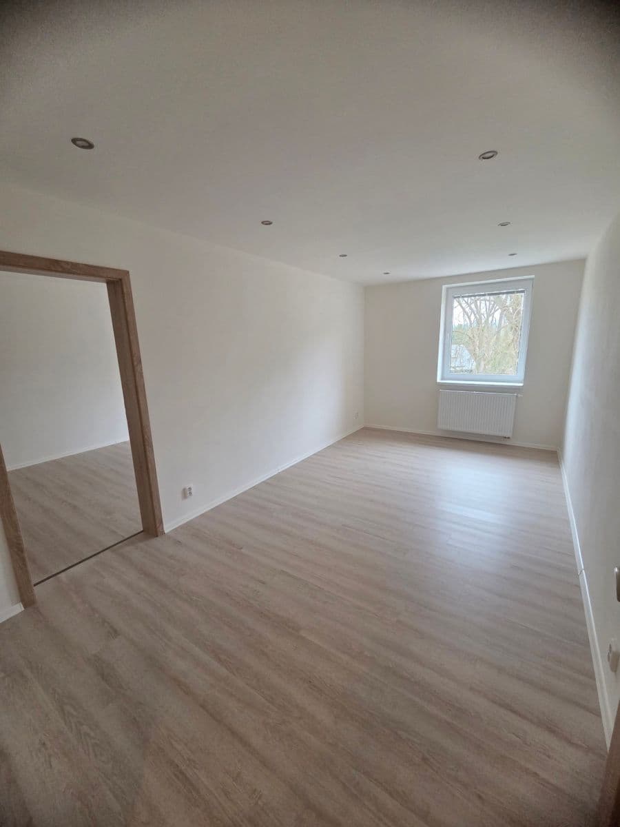 Prenájom bytu 4-izbový 107 m², Dalibora z Myšlína, Doksy, Liberecký kraj Prenájom bytu 4-izbový 107 m², Dalibora z Myšlína, Doksy, Liberecký kraj