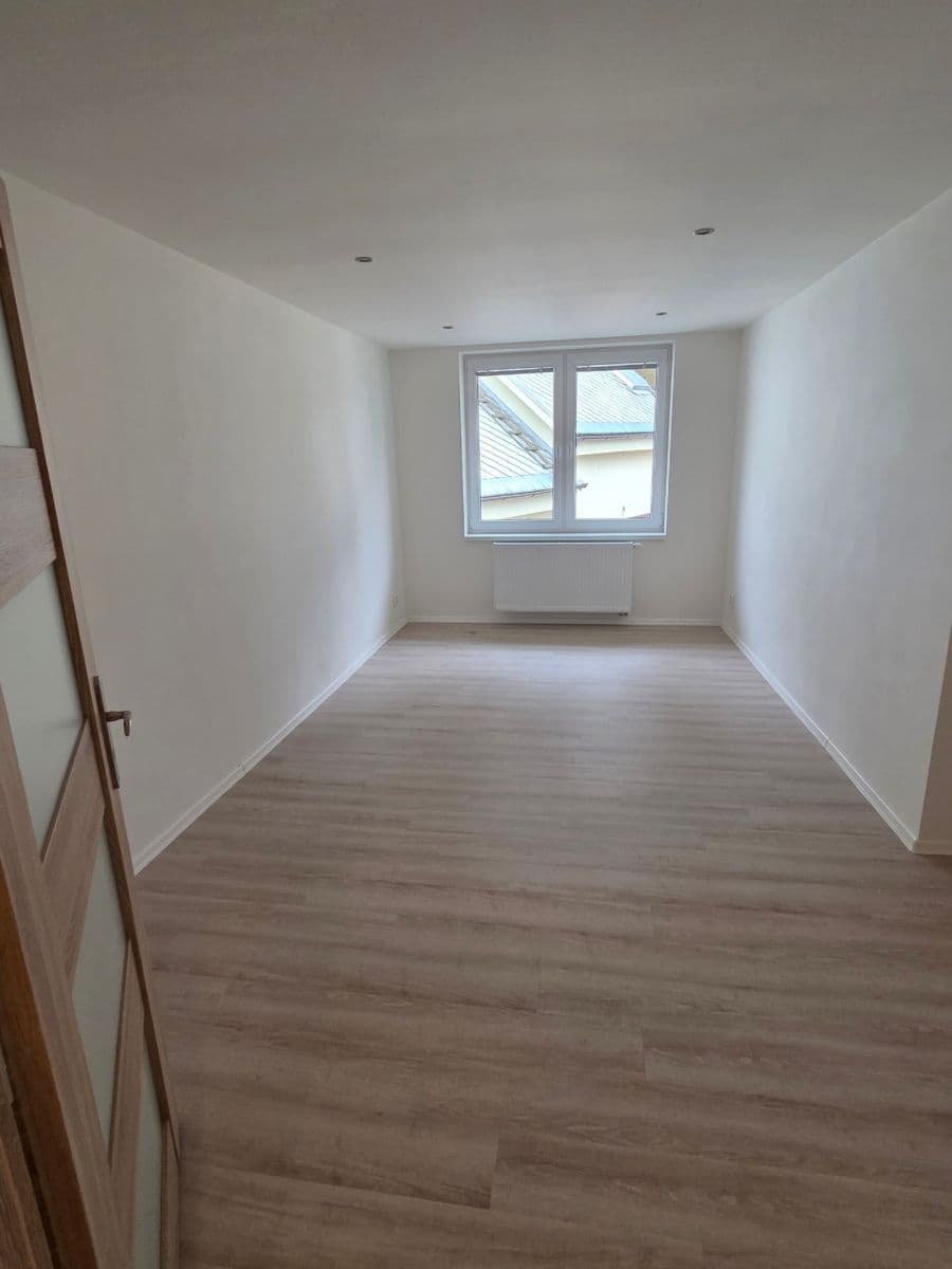 Prenájom bytu 4-izbový 107 m², Dalibora z Myšlína, Doksy, Liberecký kraj Prenájom bytu 4-izbový 107 m², Dalibora z Myšlína, Doksy, Liberecký kraj