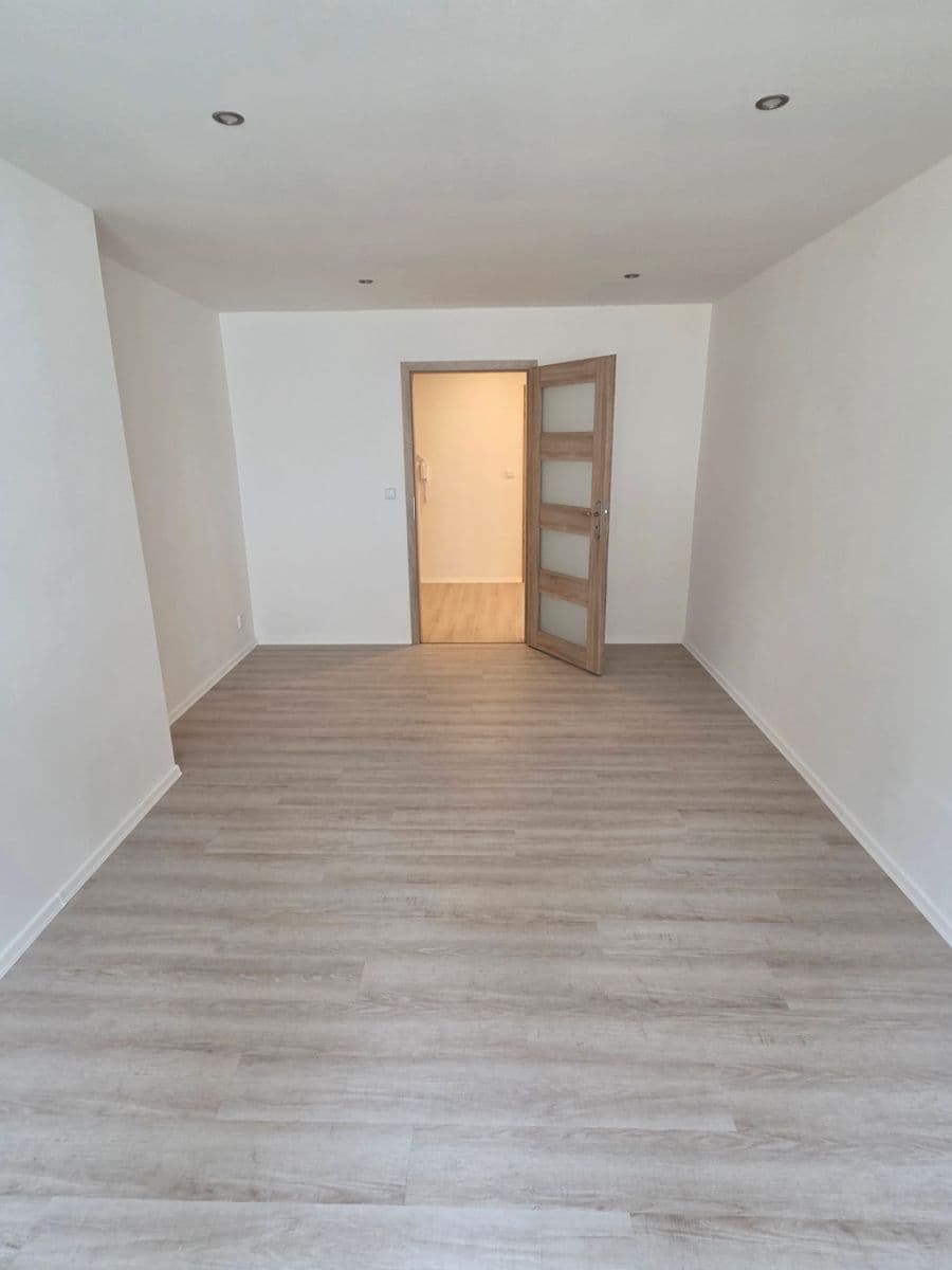 Prenájom bytu 4-izbový 107 m², Dalibora z Myšlína, Doksy, Liberecký kraj Prenájom bytu 4-izbový 107 m², Dalibora z Myšlína, Doksy, Liberecký kraj