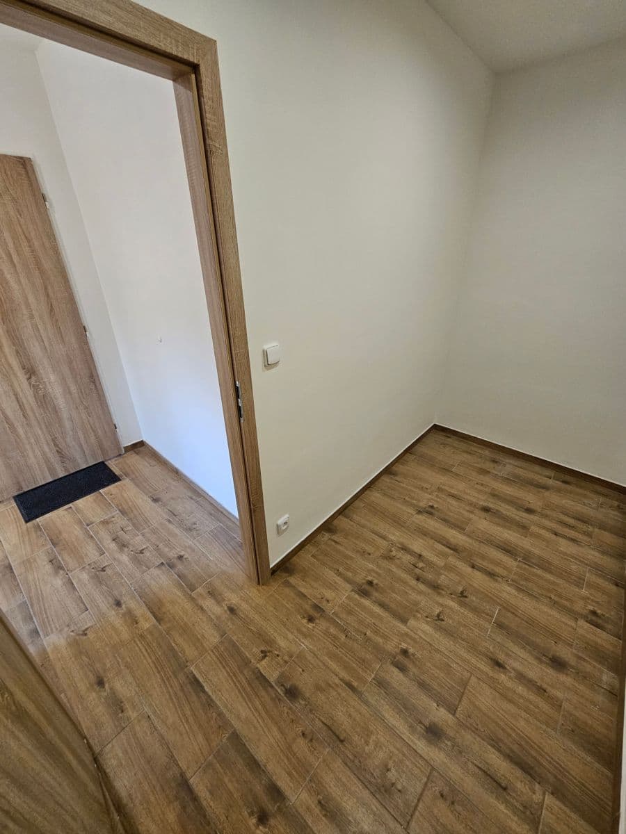 Prenájom bytu 3-izbový 73 m², Pod Borným, Doksy, Liberecký kraj Prenájom bytu 3-izbový 73 m², Pod Borným, Doksy, Liberecký kraj
