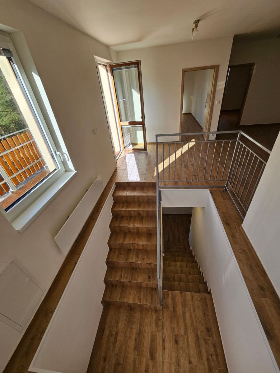Prenájom bytu 3-izbový 73 m², Pod Borným, Doksy, Liberecký kraj Prenájom bytu 3-izbový 73 m², Pod Borným, Doksy, Liberecký kraj
