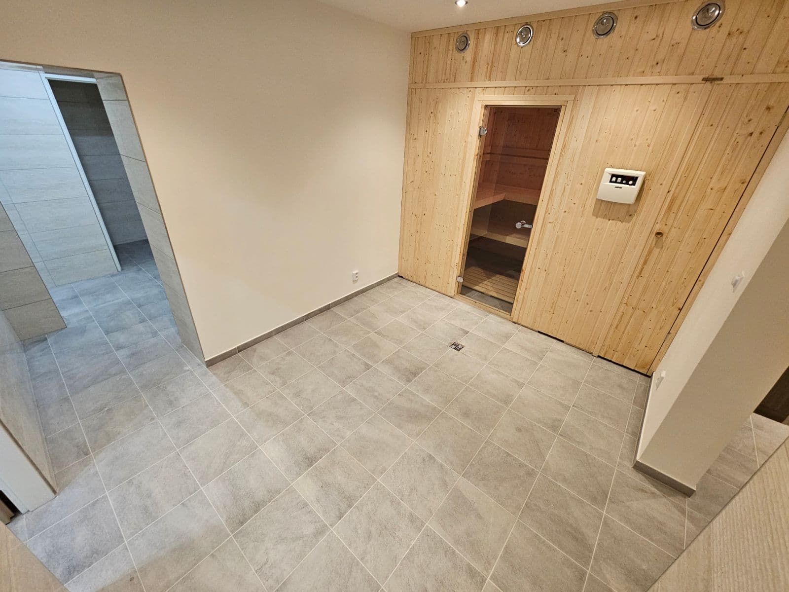 Prenájom bytu 3-izbový 73 m², Pod Borným, Doksy, Liberecký kraj Prenájom bytu 3-izbový 73 m², Pod Borným, Doksy, Liberecký kraj