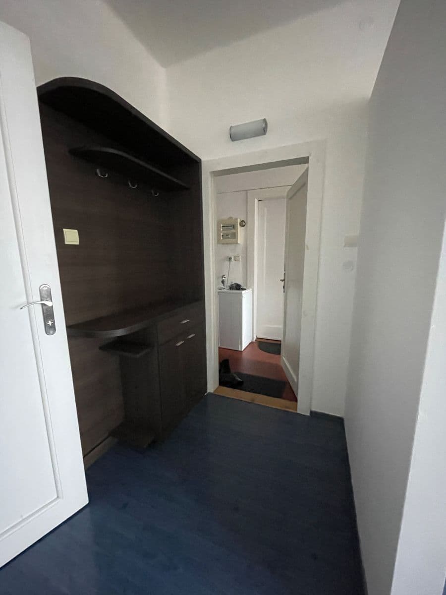 Prenájom bytu 1-izbový 29 m², Šmilovského, Praha, Praha Prenájom bytu 1-izbový 29 m², Šmilovského, Praha, Praha