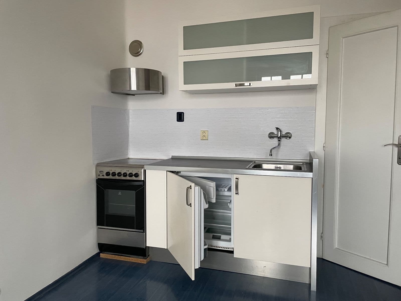 Prenájom bytu 1-izbový 29 m², Šmilovského, Praha, Praha Prenájom bytu 1-izbový 29 m², Šmilovského, Praha, Praha