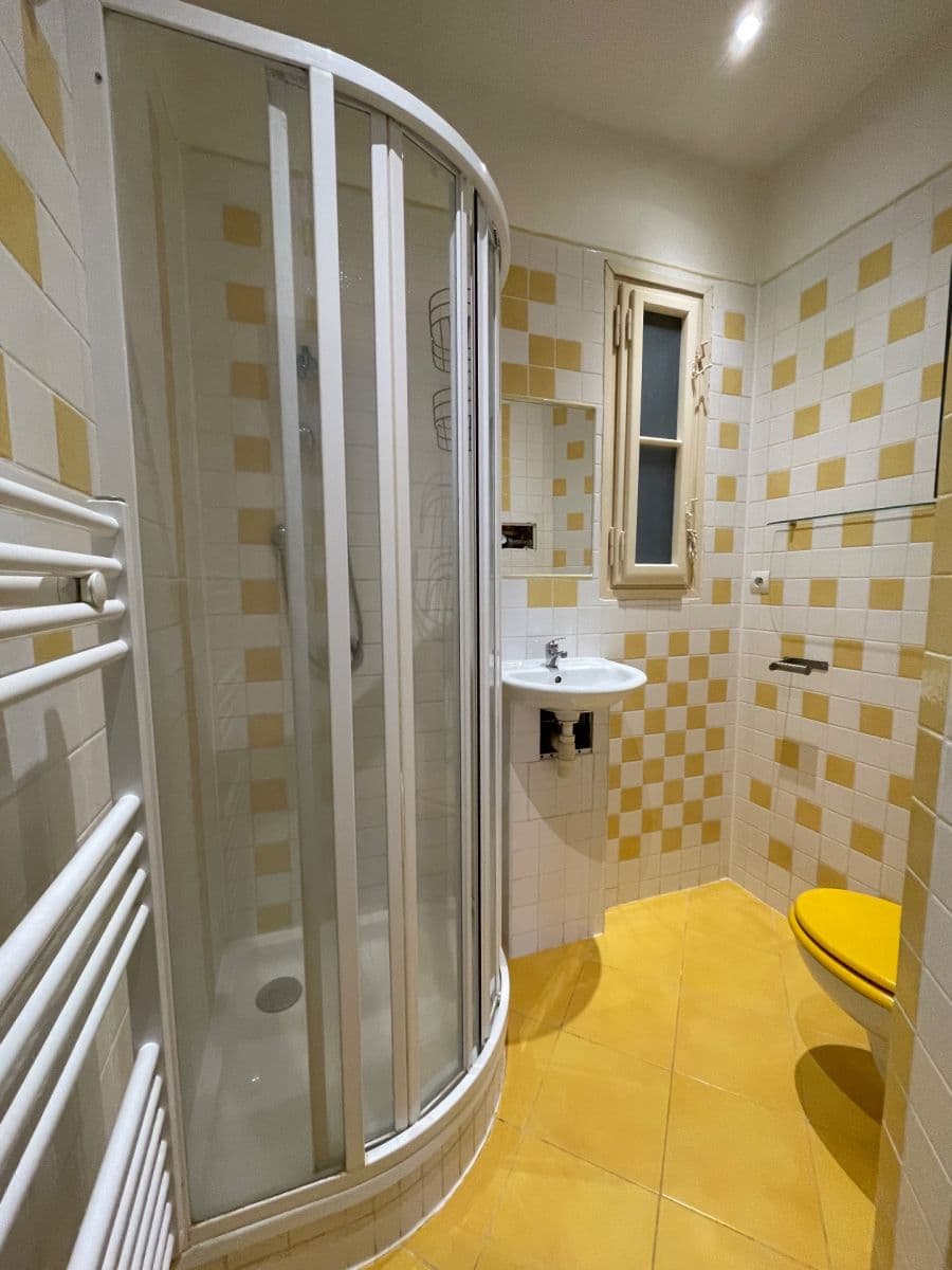Prenájom bytu 1-izbový 29 m², Šmilovského, Praha, Praha Prenájom bytu 1-izbový 29 m², Šmilovského, Praha, Praha
