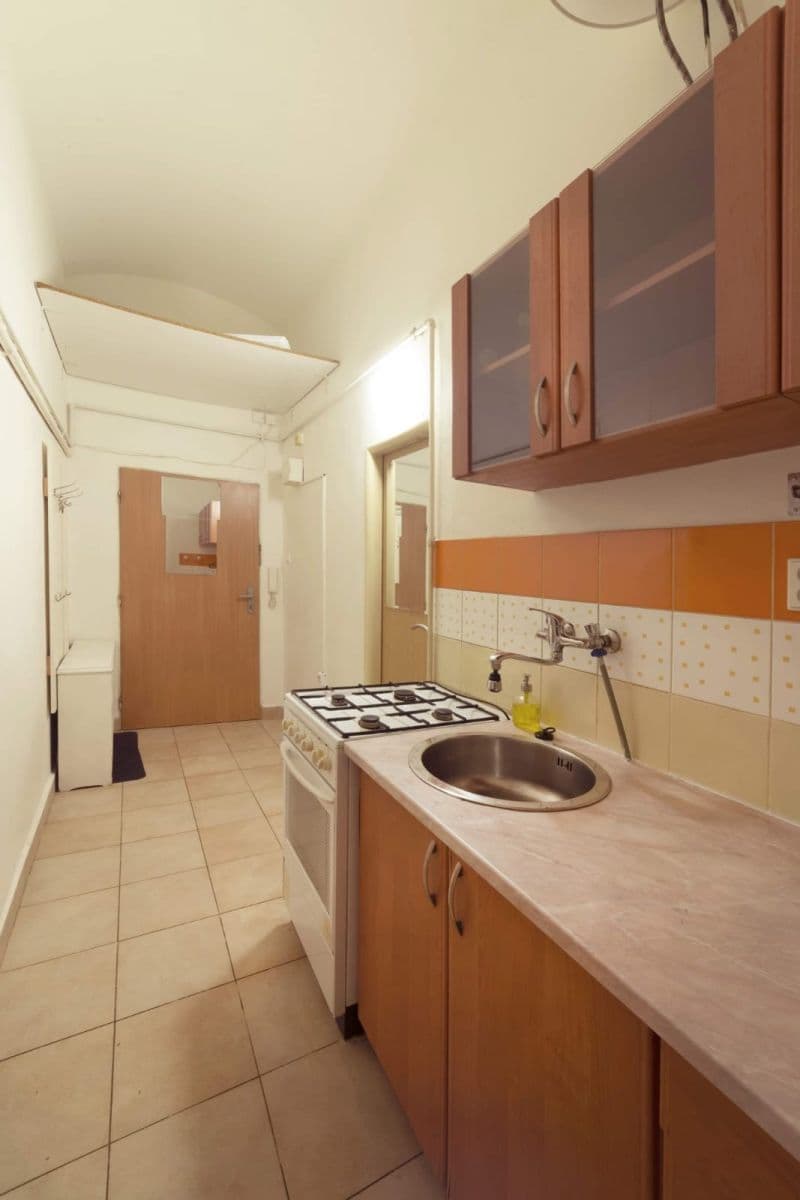 Prenájom bytu 1-izbový 27 m², Hartigova, Praha, Praha Prenájom bytu 1-izbový 27 m², Hartigova, Praha, Praha