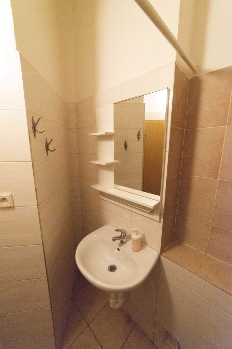 Prenájom bytu 1-izbový 27 m², Hartigova, Praha, Praha Prenájom bytu 1-izbový 27 m², Hartigova, Praha, Praha
