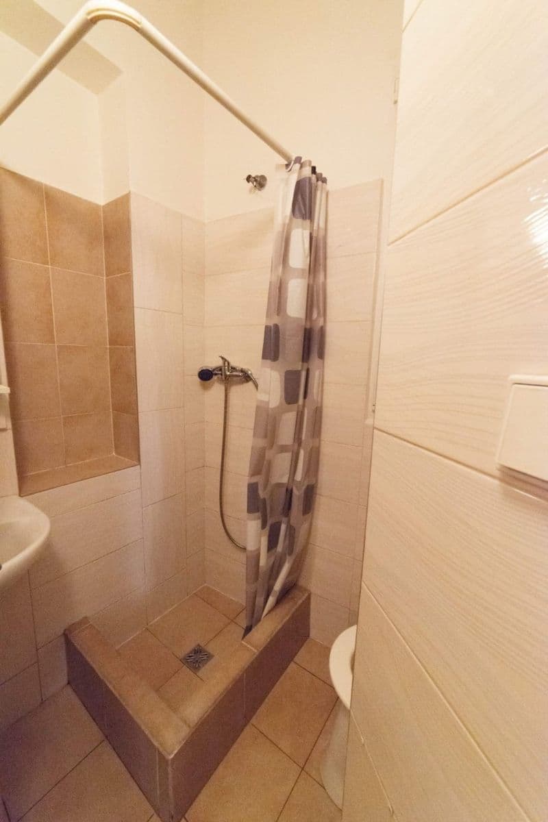 Prenájom bytu 1-izbový 27 m², Hartigova, Praha, Praha Prenájom bytu 1-izbový 27 m², Hartigova, Praha, Praha
