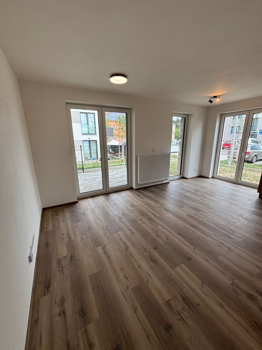 Prenájom bytu 1-izbový 38 m², Ústavní, Dobřany, Plzeňský kraj Prenájom bytu 1-izbový 38 m², Ústavní, Dobřany, Plzeňský kraj