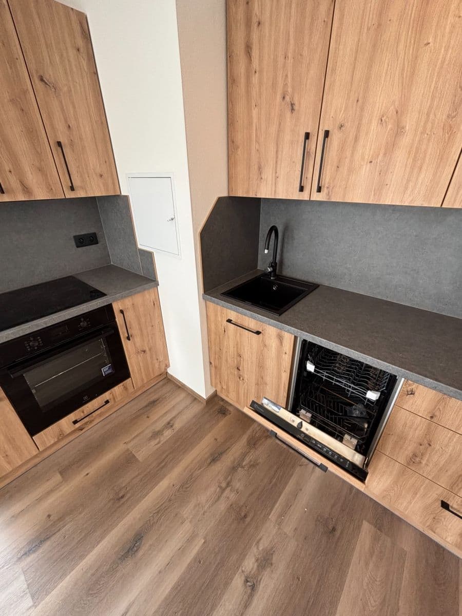 Prenájom bytu 1-izbový 38 m², Ústavní, Dobřany, Plzeňský kraj Prenájom bytu 1-izbový 38 m², Ústavní, Dobřany, Plzeňský kraj