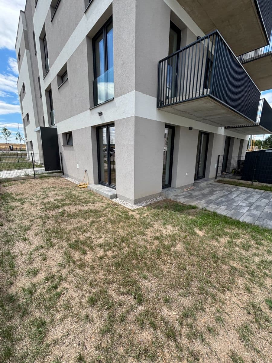 Prenájom bytu 1-izbový 38 m², Ústavní, Dobřany, Plzeňský kraj Prenájom bytu 1-izbový 38 m², Ústavní, Dobřany, Plzeňský kraj