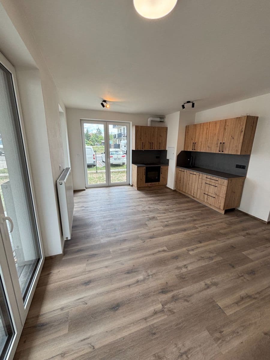 Prenájom bytu 1-izbový 38 m², Ústavní, Dobřany, Plzeňský kraj Prenájom bytu 1-izbový 38 m², Ústavní, Dobřany, Plzeňský kraj