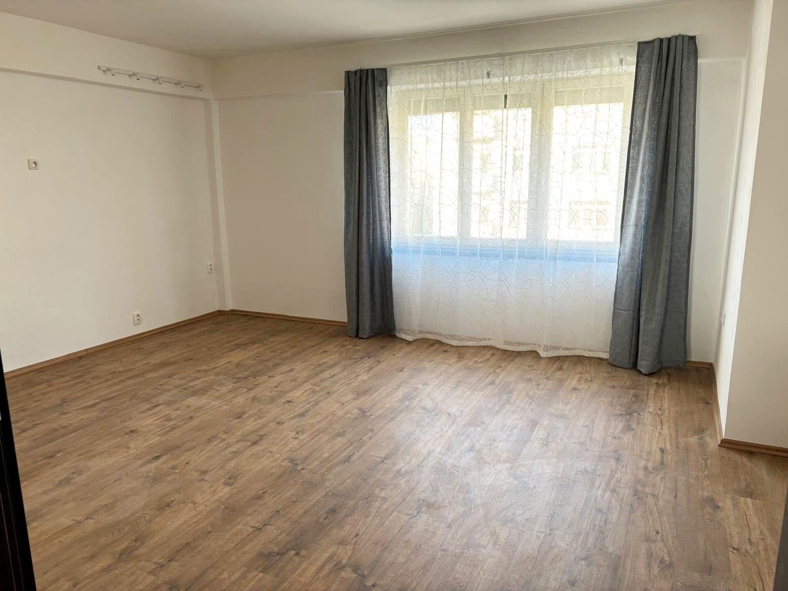 Prenájom bytu 3-izbový 84 m², Lvovská, Praha, Praha Prenájom bytu 3-izbový 84 m², Lvovská, Praha, Praha