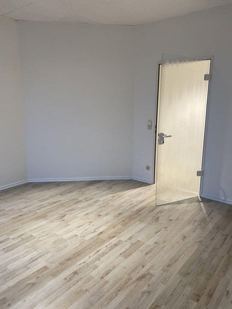 Prenájom bytu 3-izbový 89 m², Ernst Thälmann Str. 39, Heidenau, Sasko Prenájom bytu 3-izbový 89 m², Ernst Thälmann Str. 39, Heidenau, Sasko