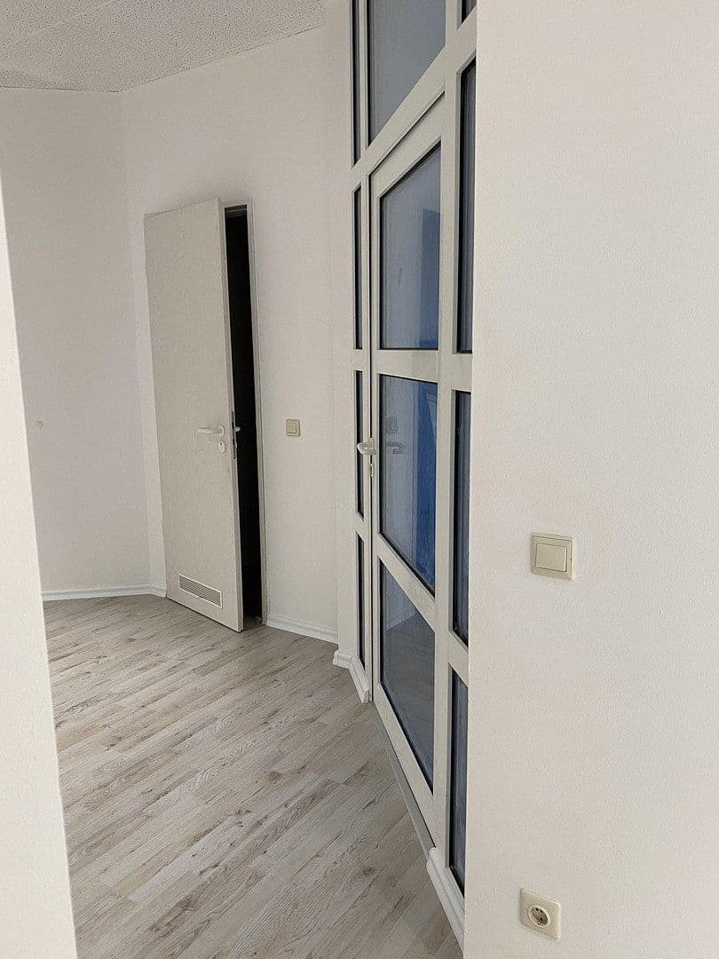 Prenájom bytu 3-izbový 89 m², Ernst Thälmann Str. 39, Heidenau, Sasko Prenájom bytu 3-izbový 89 m², Ernst Thälmann Str. 39, Heidenau, Sasko