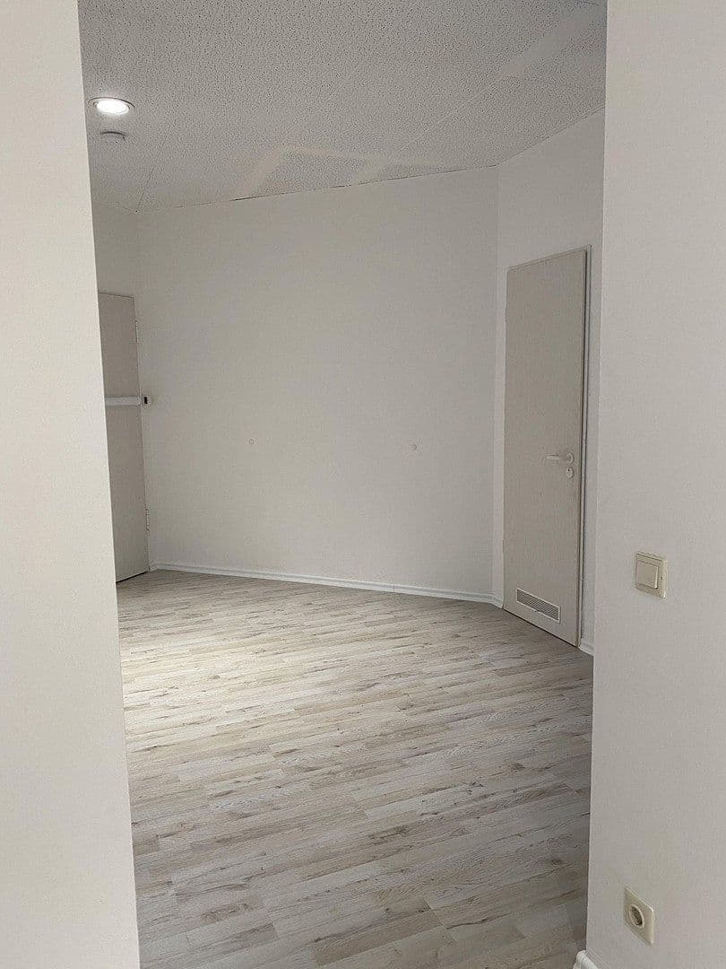 Prenájom bytu 3-izbový 89 m², Ernst Thälmann Str. 39, Heidenau, Sasko Prenájom bytu 3-izbový 89 m², Ernst Thälmann Str. 39, Heidenau, Sasko