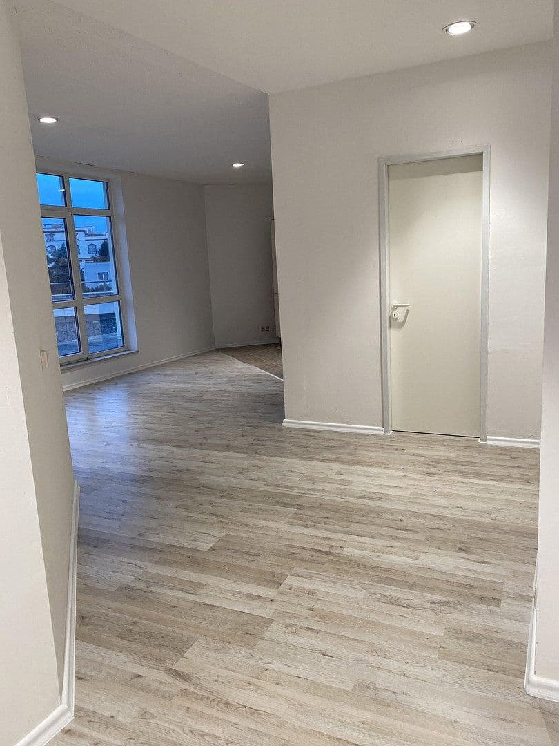 Prenájom bytu 3-izbový 89 m², Ernst Thälmann Str. 39, Heidenau, Sasko Prenájom bytu 3-izbový 89 m², Ernst Thälmann Str. 39, Heidenau, Sasko