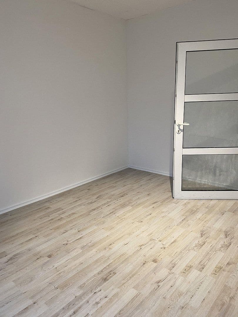 Prenájom bytu 3-izbový 89 m², Ernst Thälmann Str. 39, Heidenau, Sasko Prenájom bytu 3-izbový 89 m², Ernst Thälmann Str. 39, Heidenau, Sasko