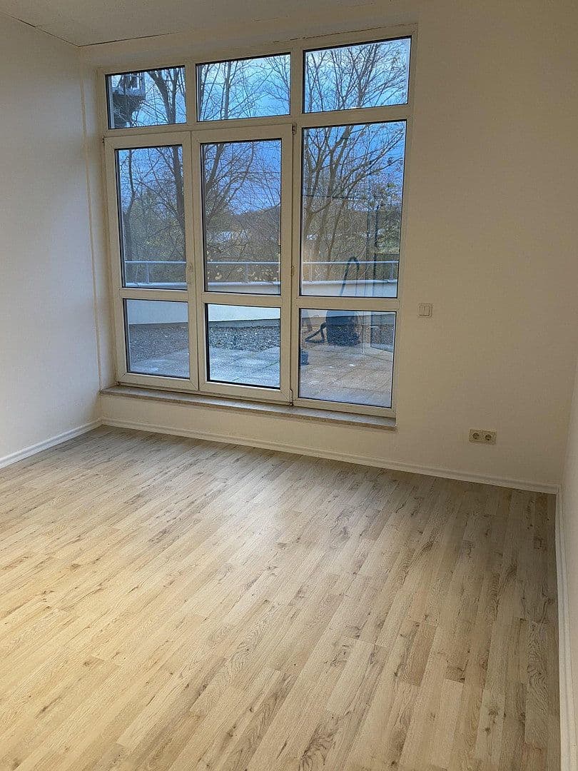 Prenájom bytu 3-izbový 89 m², Ernst Thälmann Str. 39, Heidenau, Sasko Prenájom bytu 3-izbový 89 m², Ernst Thälmann Str. 39, Heidenau, Sasko