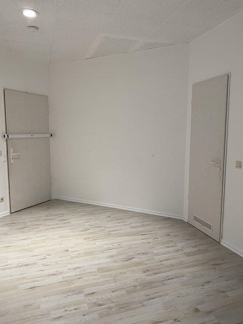 Prenájom bytu 3-izbový 89 m², Ernst Thälmann Str. 39, Heidenau, Sasko Prenájom bytu 3-izbový 89 m², Ernst Thälmann Str. 39, Heidenau, Sasko