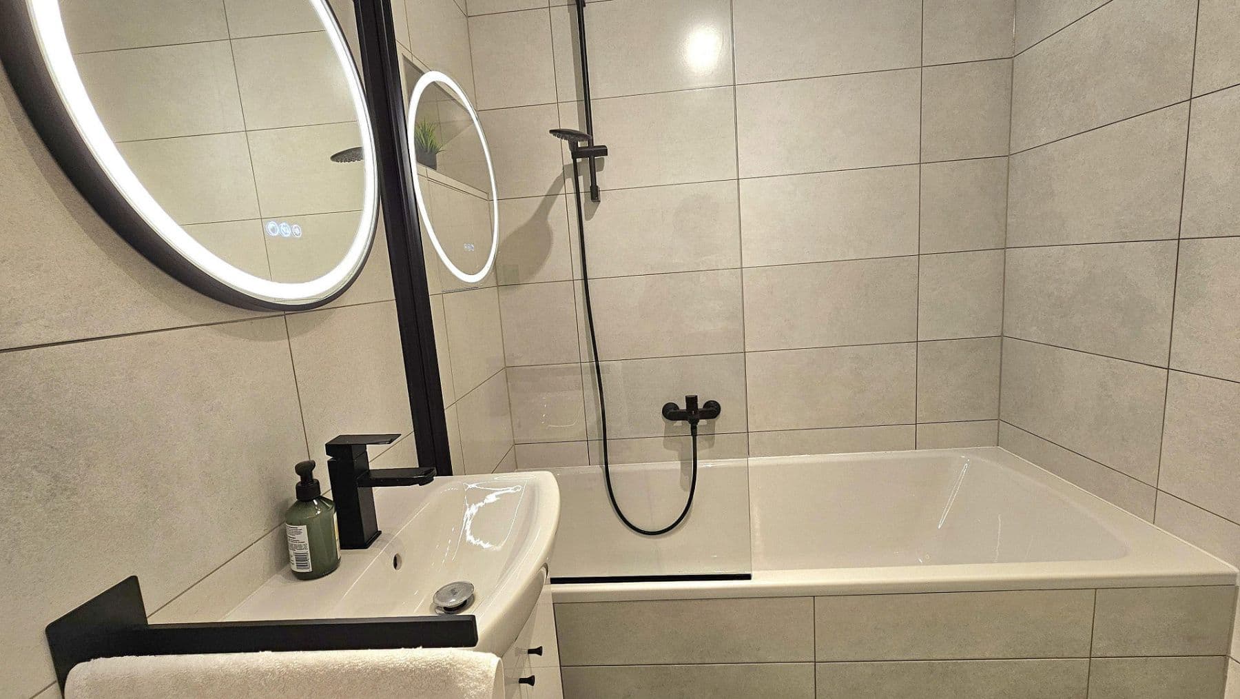 Prenájom bytu 3-izbový 61 m², München, Bavorsko Prenájom bytu 3-izbový 61 m², München, Bavorsko