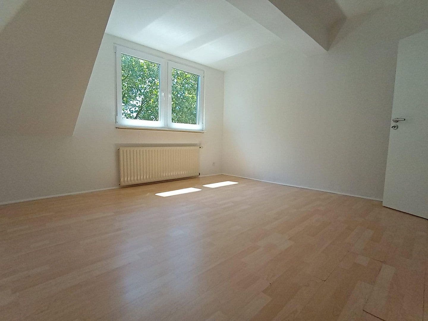 Prenájom bytu 3-izbový 70 m², Helmholtzplatz 5, Essen, Severné Porýnie - Westfálsko Prenájom bytu 3-izbový 70 m², Helmholtzplatz 5, Essen, Severné Porýnie - Westfálsko