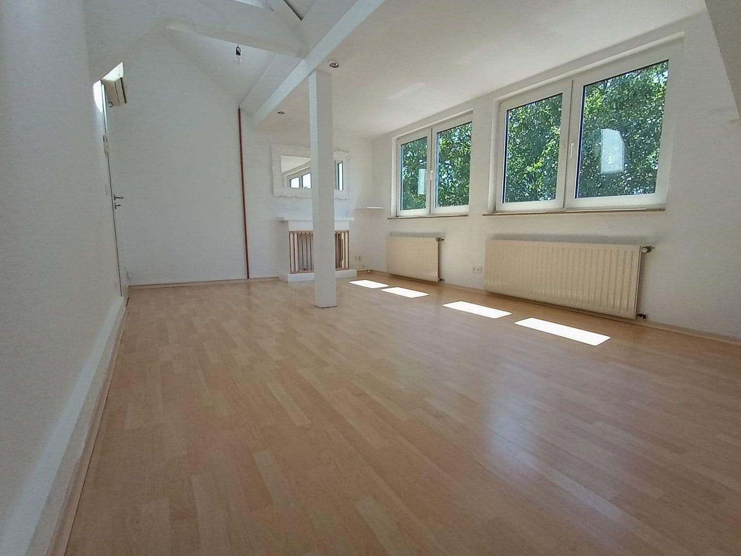 Prenájom bytu 3-izbový 70 m², Helmholtzplatz 5, Essen, Severné Porýnie - Westfálsko Prenájom bytu 3-izbový 70 m², Helmholtzplatz 5, Essen, Severné Porýnie - Westfálsko