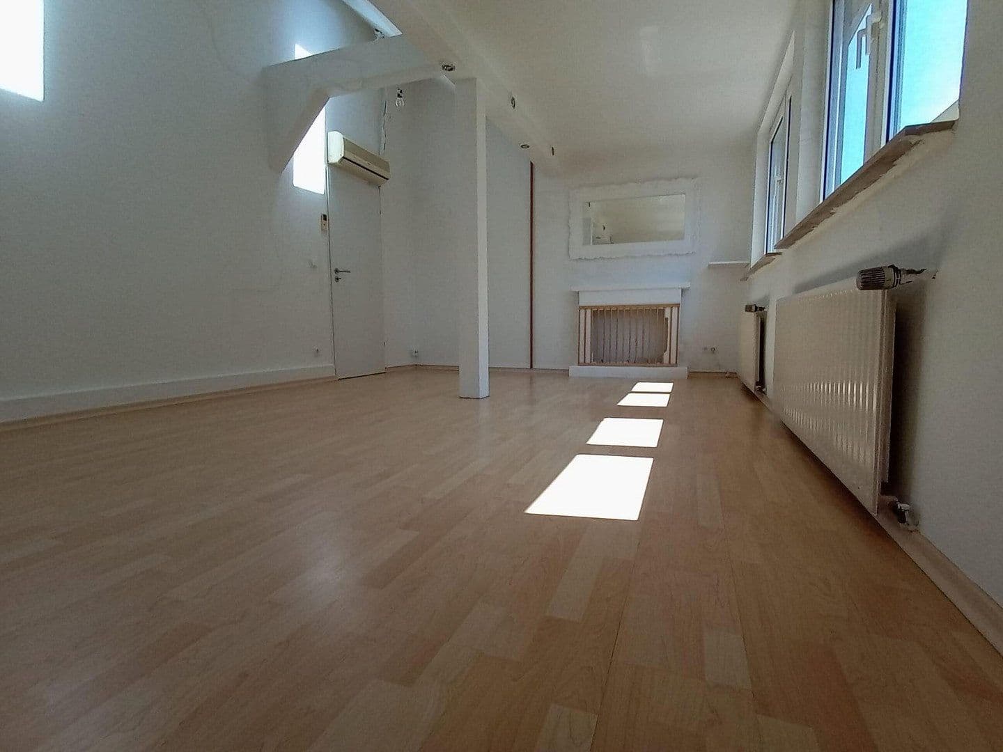 Prenájom bytu 3-izbový 70 m², Helmholtzplatz 5, Essen, Severné Porýnie - Westfálsko Prenájom bytu 3-izbový 70 m², Helmholtzplatz 5, Essen, Severné Porýnie - Westfálsko